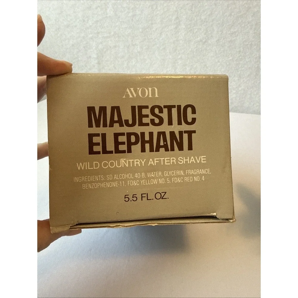 Vintage 1977 Avon Majestic Elephant Decanter Bottle Full W/Box Wild Country